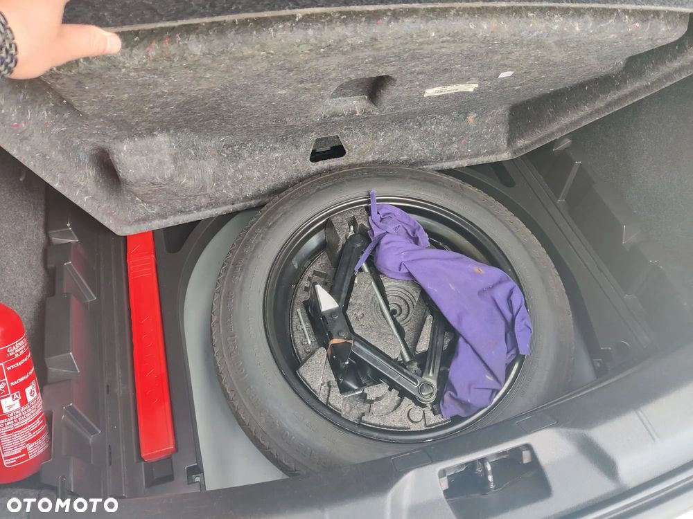 Volvo V40 D4 Summum - 19