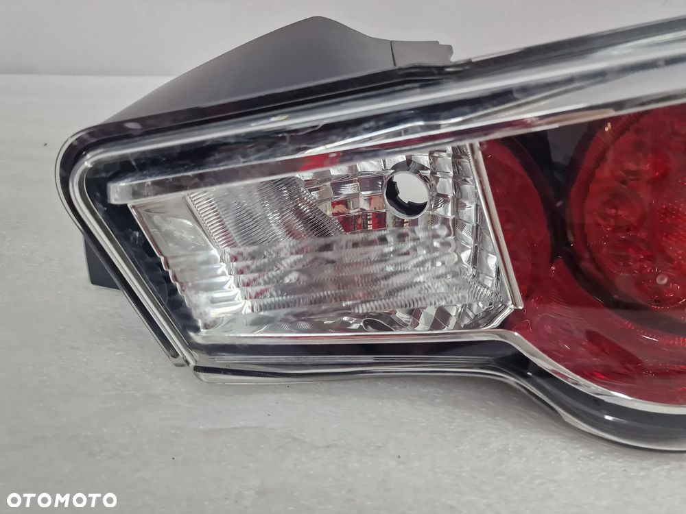 SUBARU BRZ / TOYOTA GT86 PRAWA LED LAMPA TYLNA TYLNIA TYŁ , NR KOITO 220-60084 , NR AUKCJI LMT211 - 4