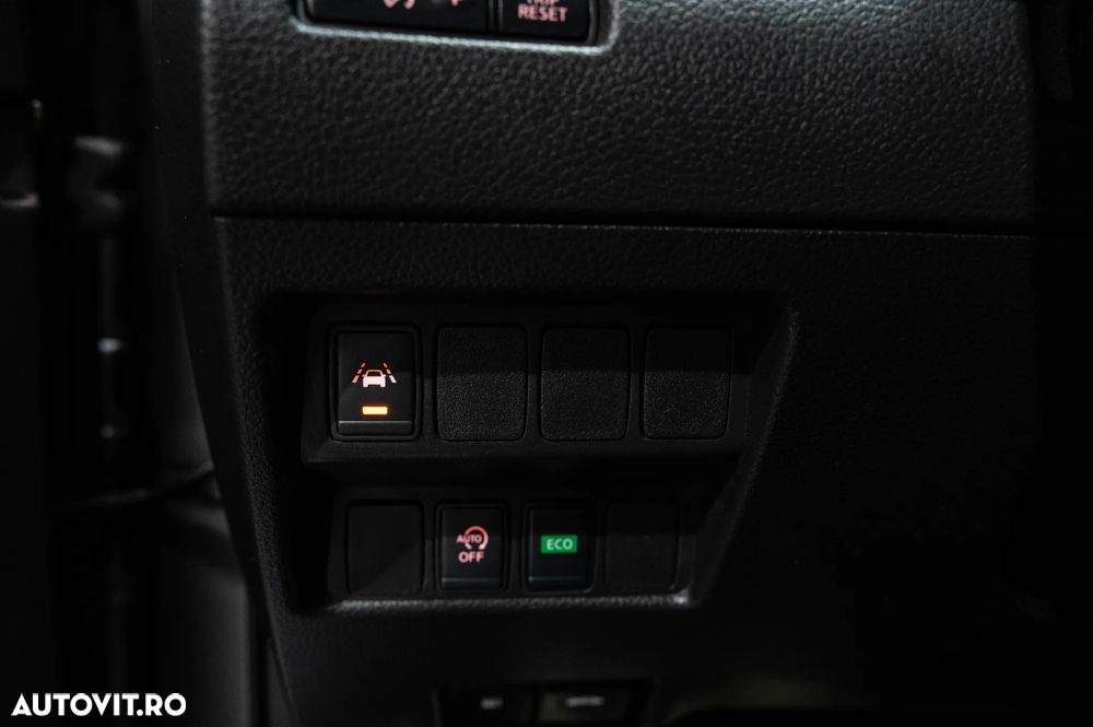 Nissan Qashqai 1.6 DCI Xtronic TEKNA - 27