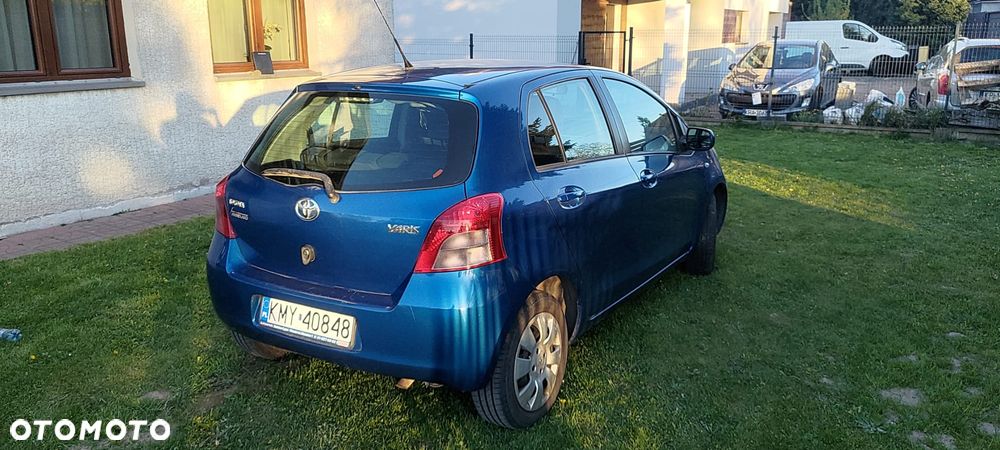 Toyota Yaris 1.3 - 2