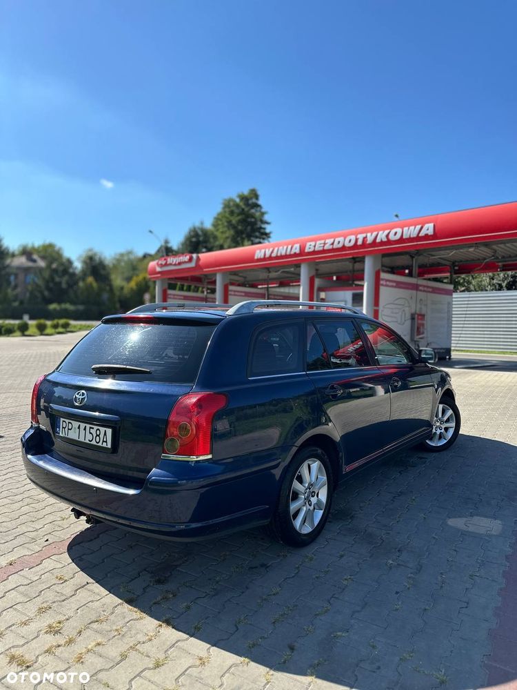 Toyota Avensis 2.0 D-4D Sol Plus - 6