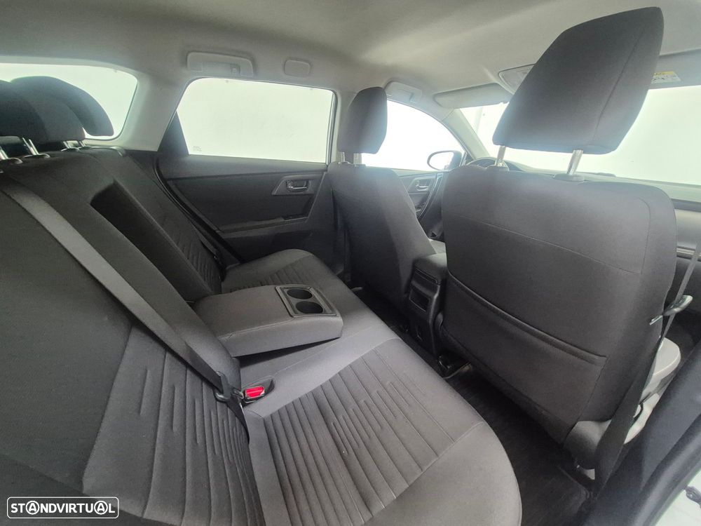 Toyota Auris Touring Sports 1.8 HSD Freestyle - 24