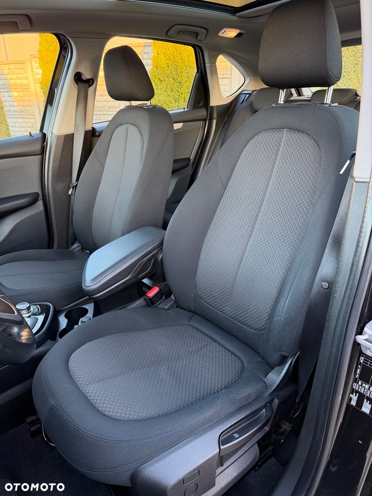 BMW Seria 2 218d - 6