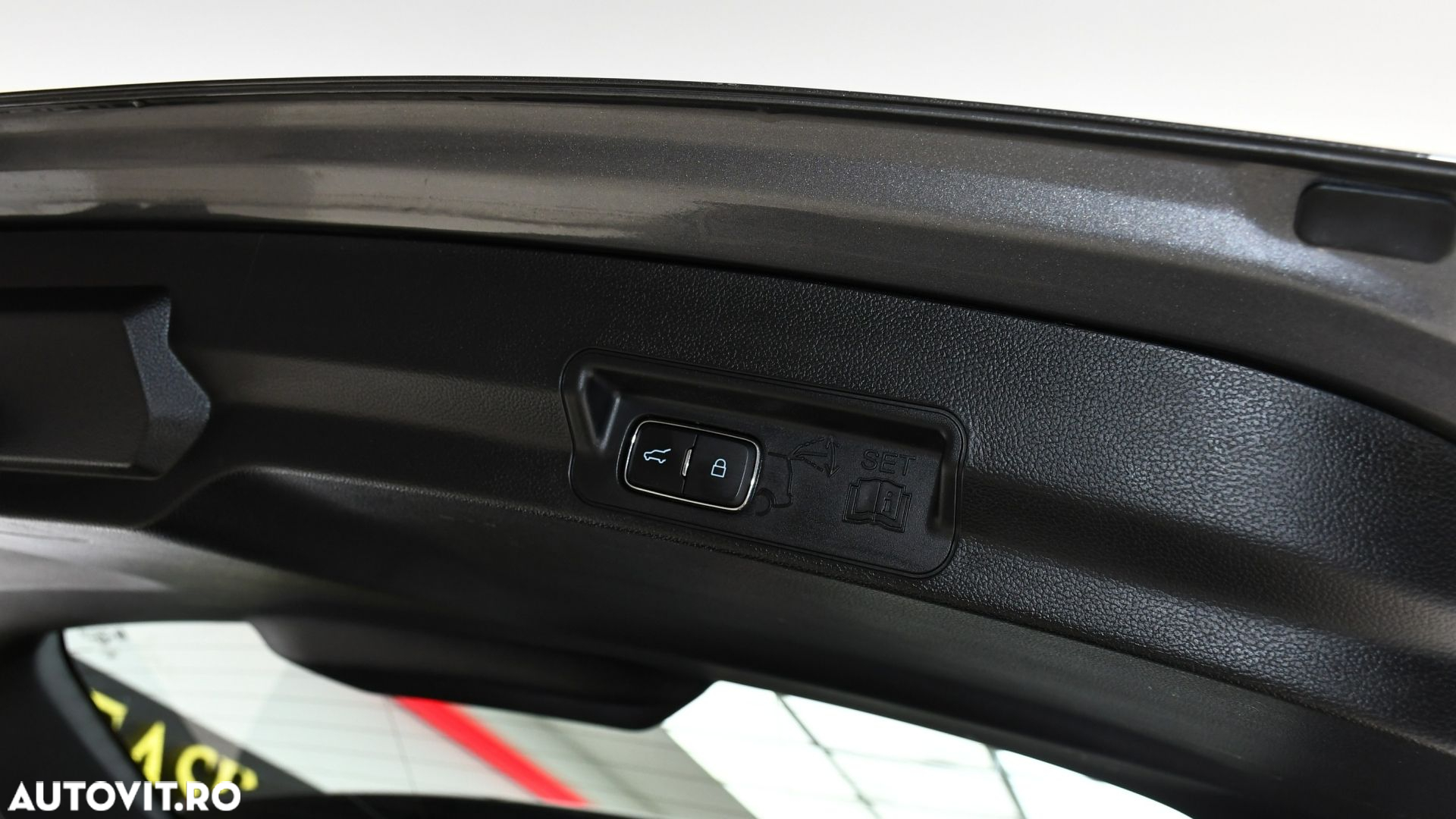 Ford Explorer 3.0 PHEV Platinum - 28