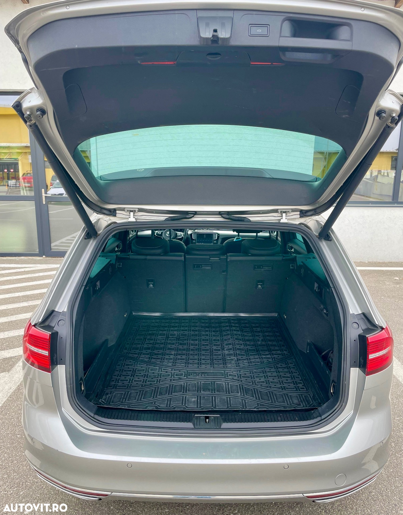 Volkswagen Passat Variant 2.0 TDI DSG R Executive - 9