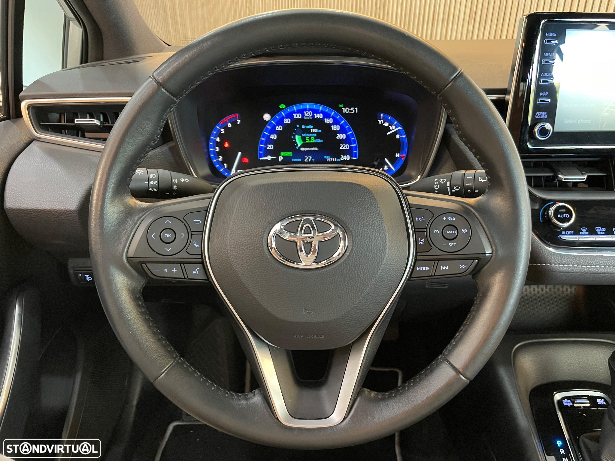 Toyota Corolla 1.8 Hybrid Exclusive - 8