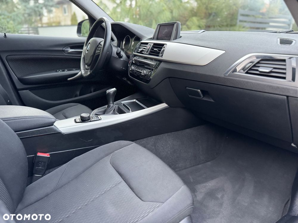 BMW Seria 1 116i - 6