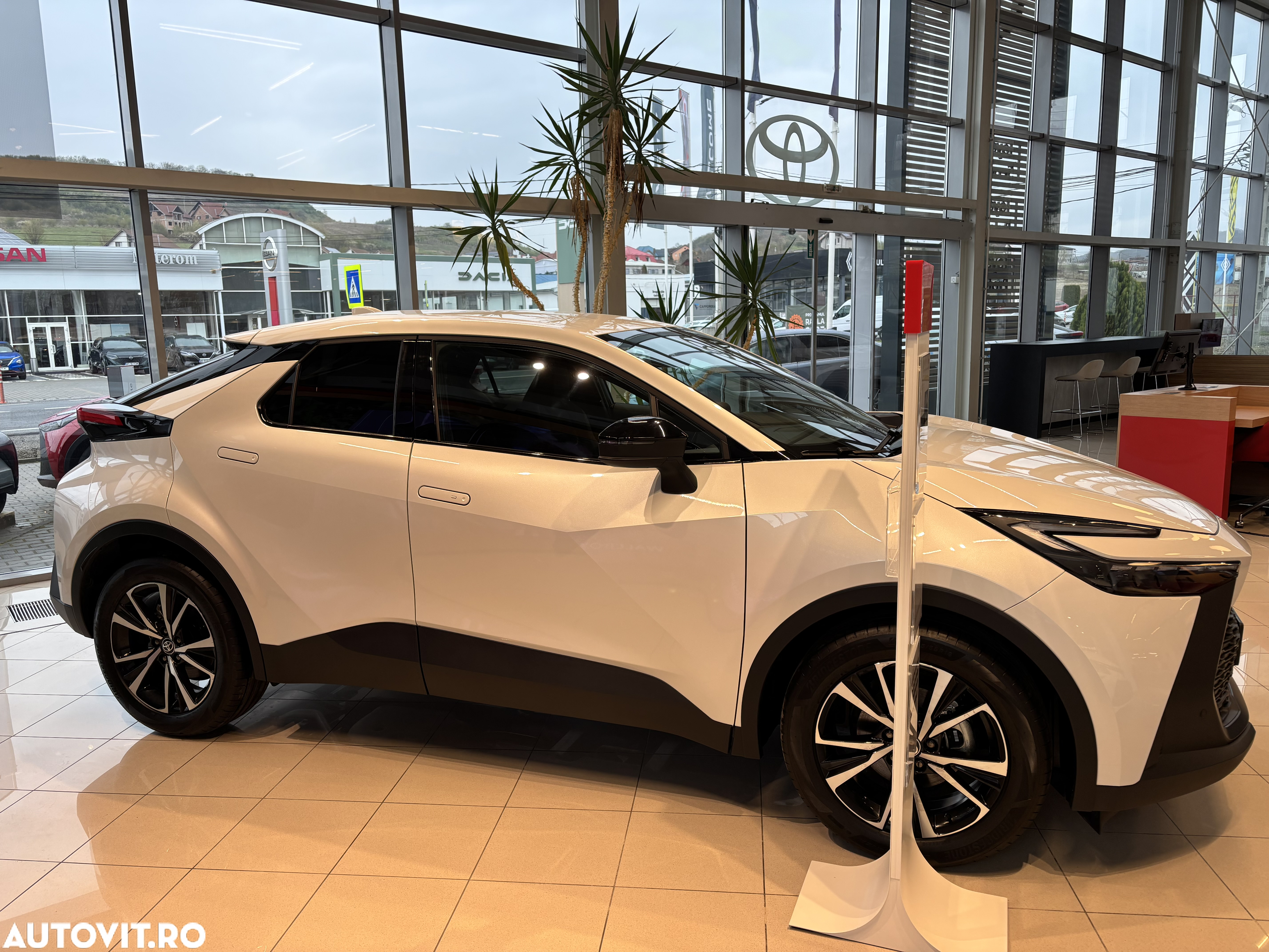 Toyota C-HR - 4