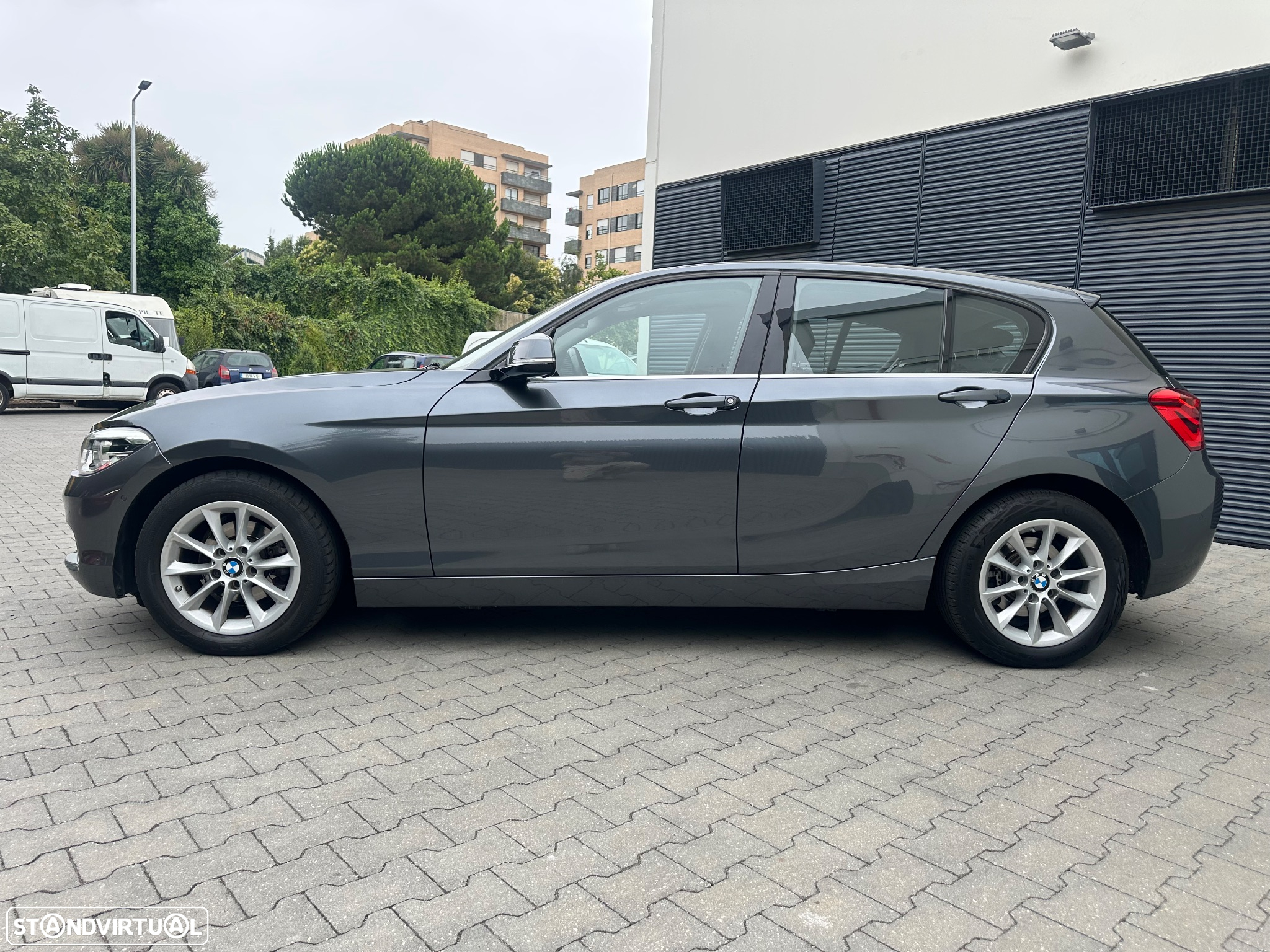 BMW 118 i Aut. Advantage - 11