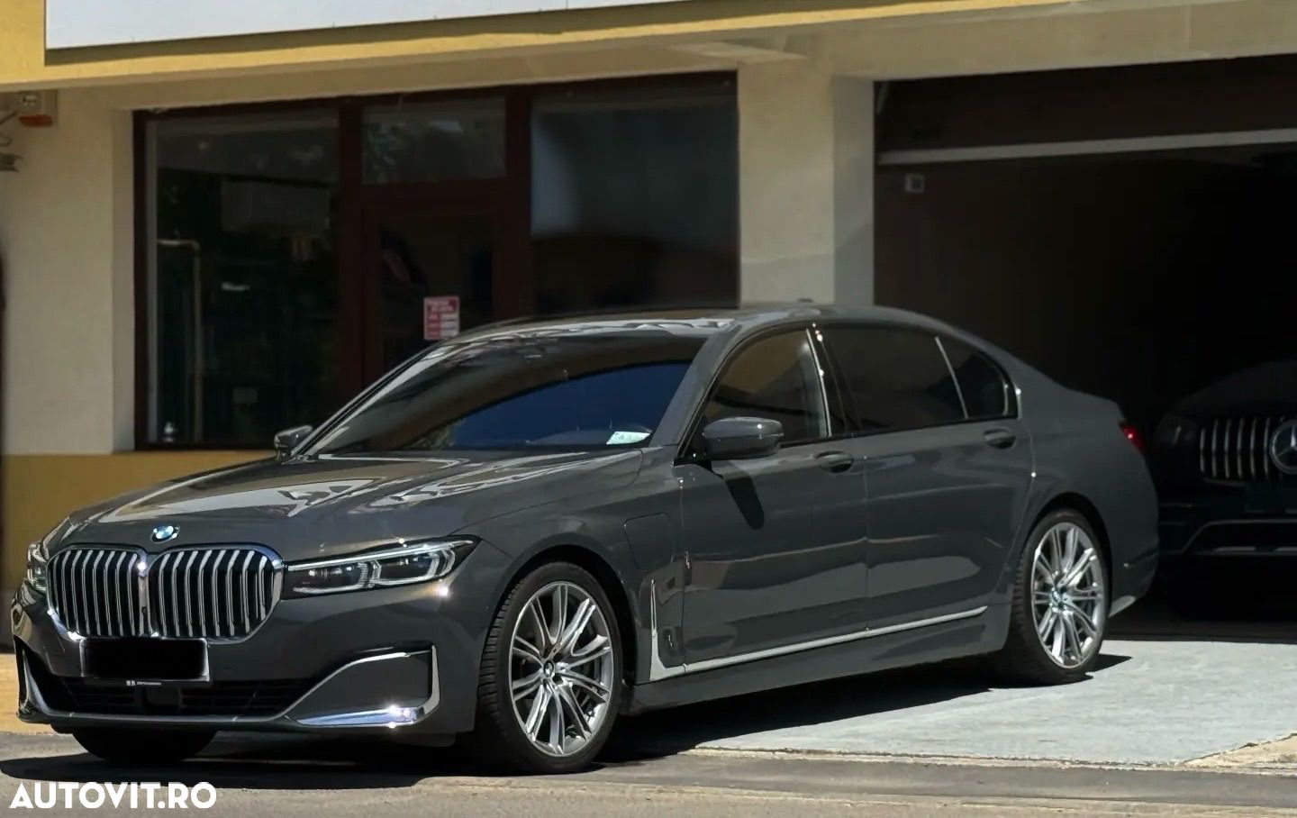 BMW Seria 7 745Le xDrive AT PHEV - 1