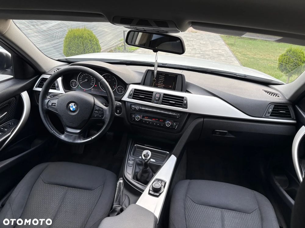 BMW Seria 3 318d Blue Performance Sport Line - 9