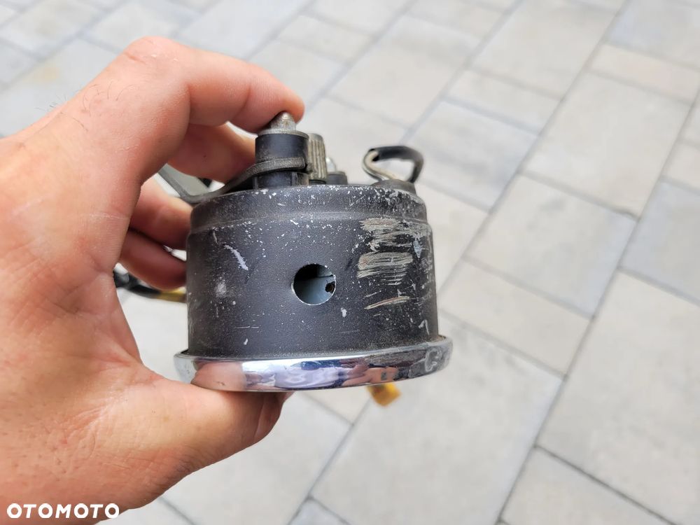 Licznik, zegar, prędkościomerz, stacyjka Suzuki GN 125 1983 - 8