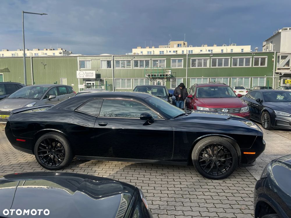 Dodge Challenger - 10