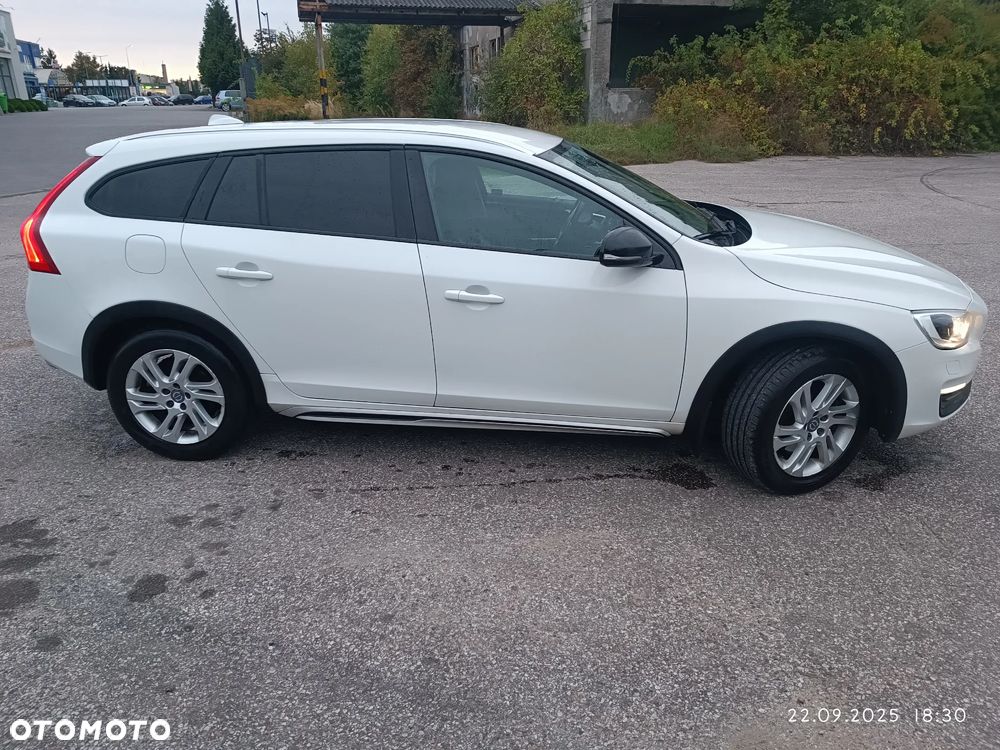 Volvo V60 Cross Country - 5