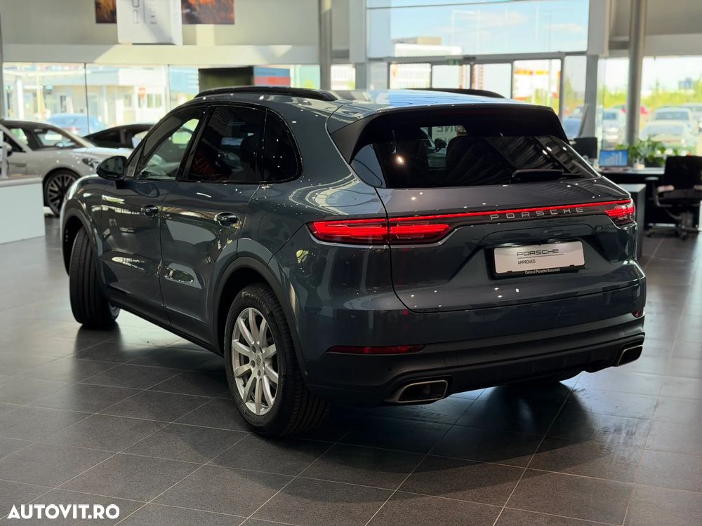 Porsche Cayenne Standard - 4