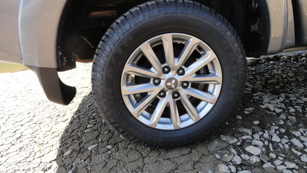 Mitsubishi L200 2.4 DI-D CD Invite 4WD - 6