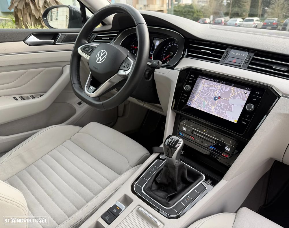 VW Passat 2.0 TDI Highline - 24