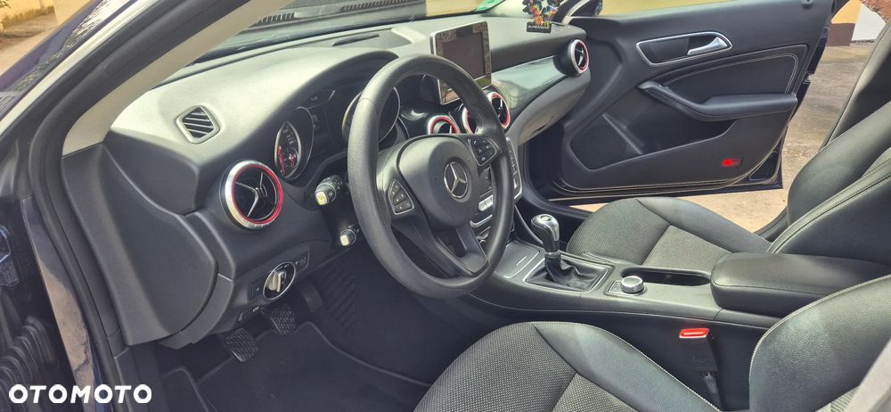Mercedes-Benz CLA - 28
