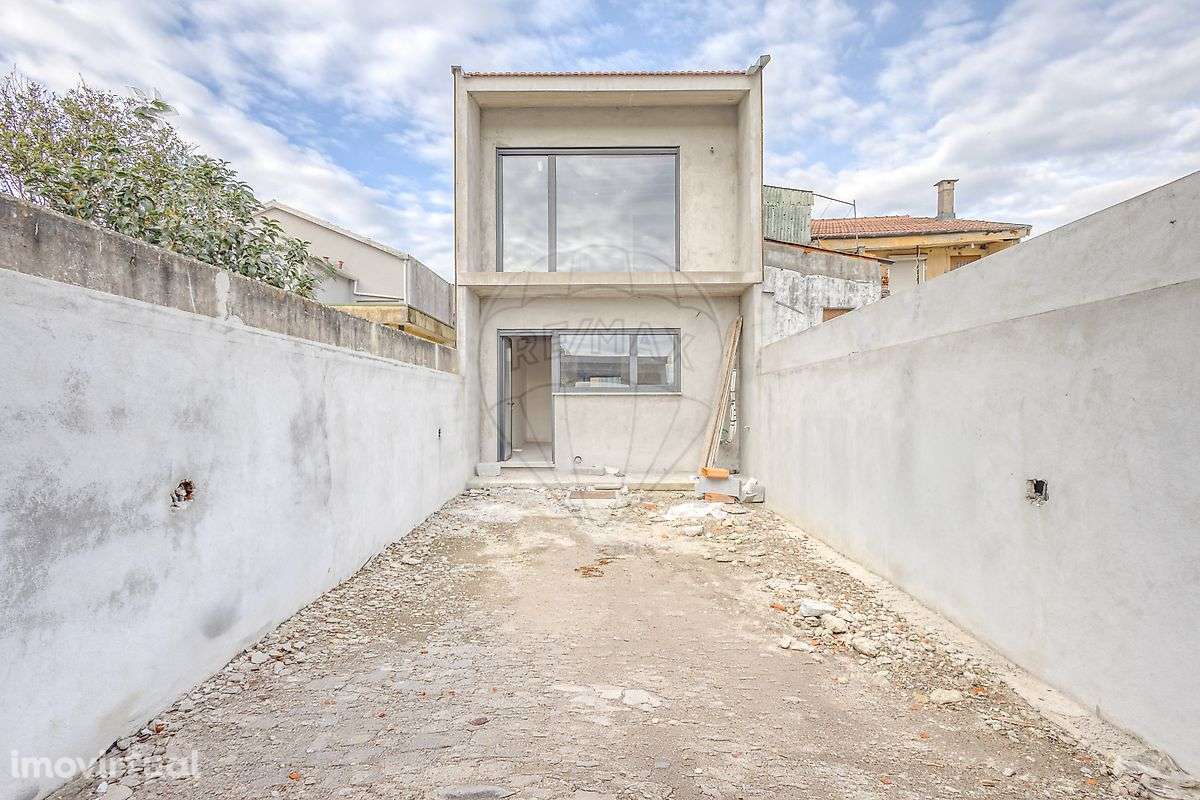 Moradia T2 para venda - Grande imagem: 2/23