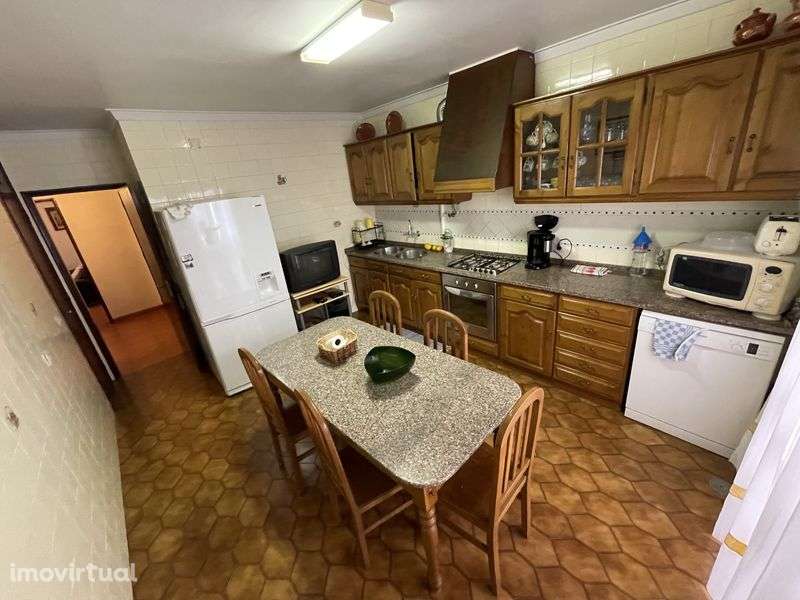 T3 1.º andar com garagem para 2 carros - Grande imagem: 4/12