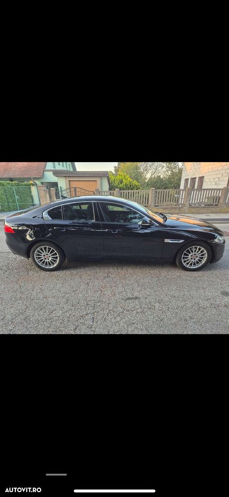 Jaguar XE 2.0 Pure - 2