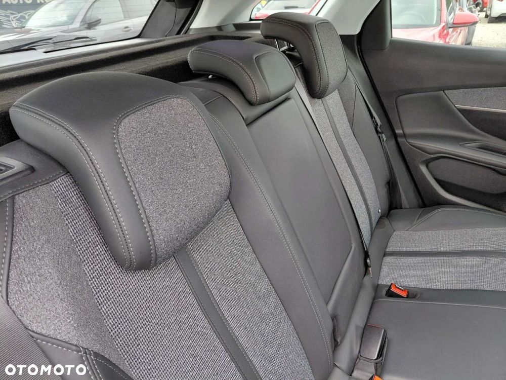 Peugeot 3008 - 19