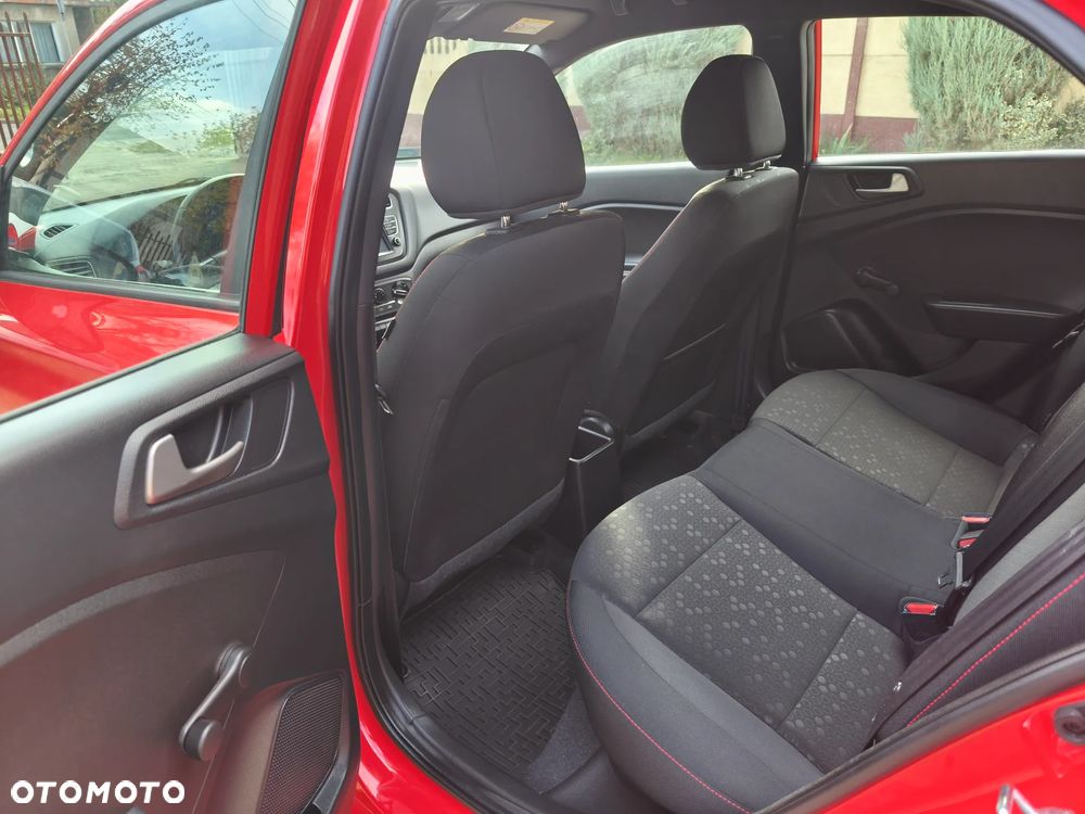 Hyundai i20 1.2 GO - 12