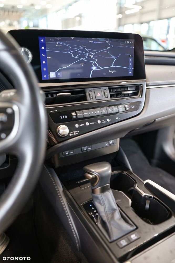 Lexus ES 300h Business Edition - 20