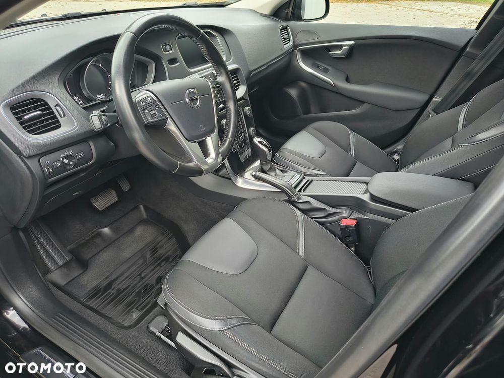 Volvo V40 D2 Geartronic Momentum - 24