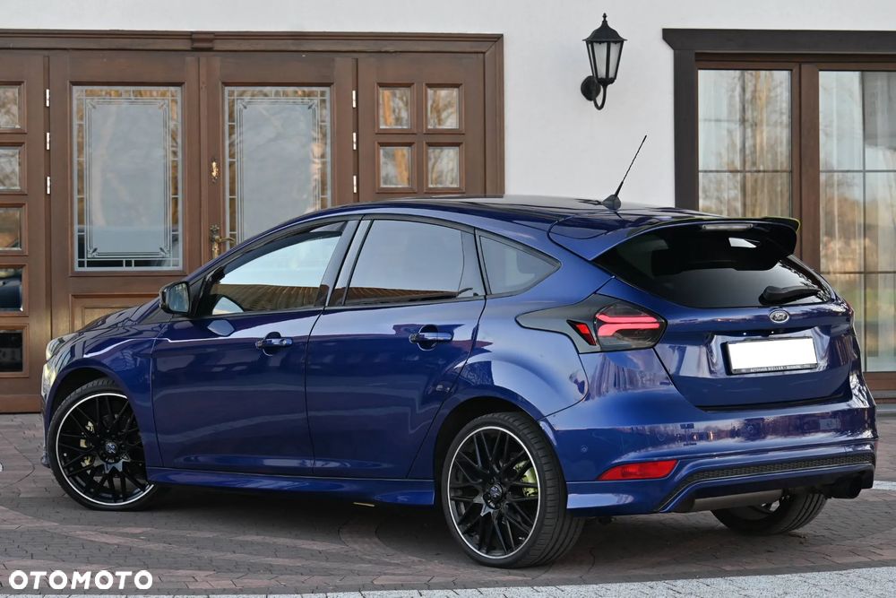 Ford Focus SW 1.5 EcoBoost S&S ST-LINE - 16