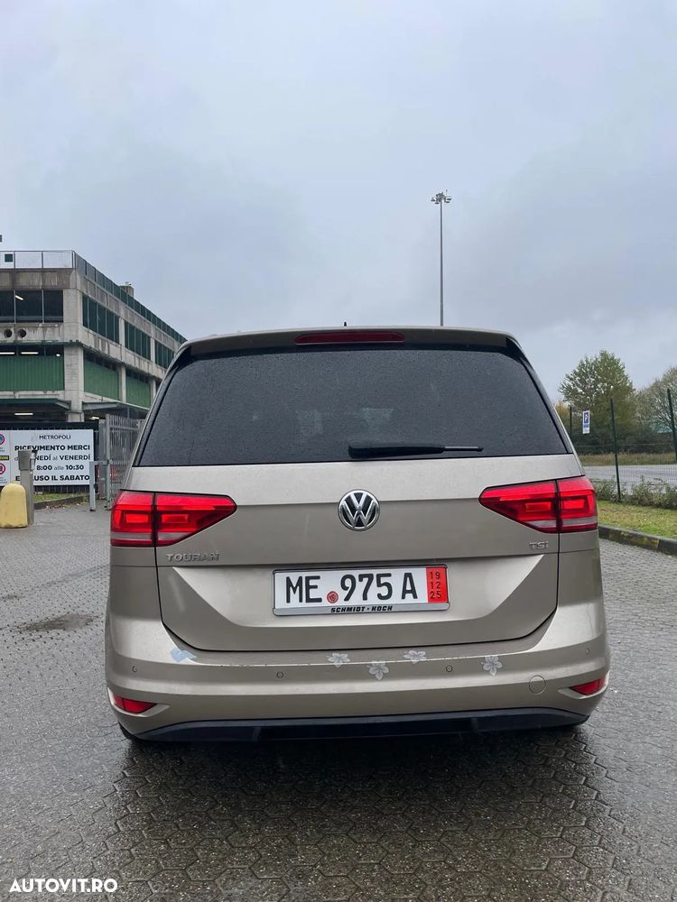 Volkswagen Touran - 9