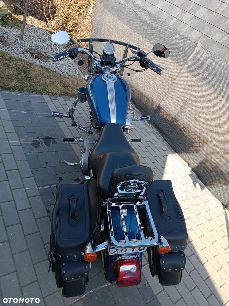 Harley-Davidson Sportster Custom 883C - 3