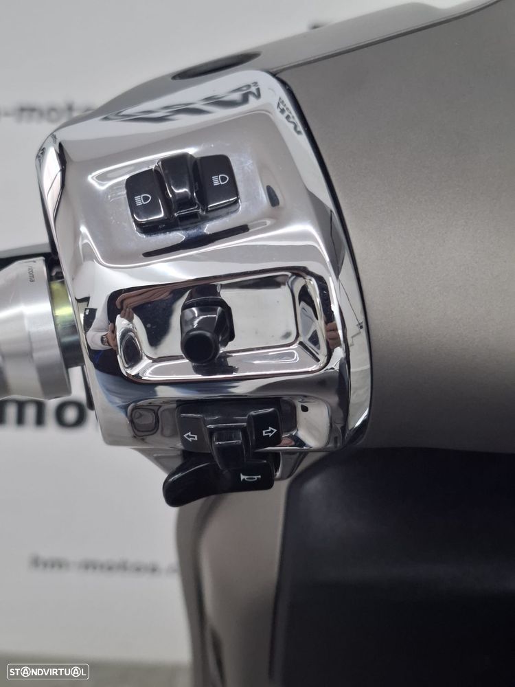 Vespa GTS Super 300 - 9