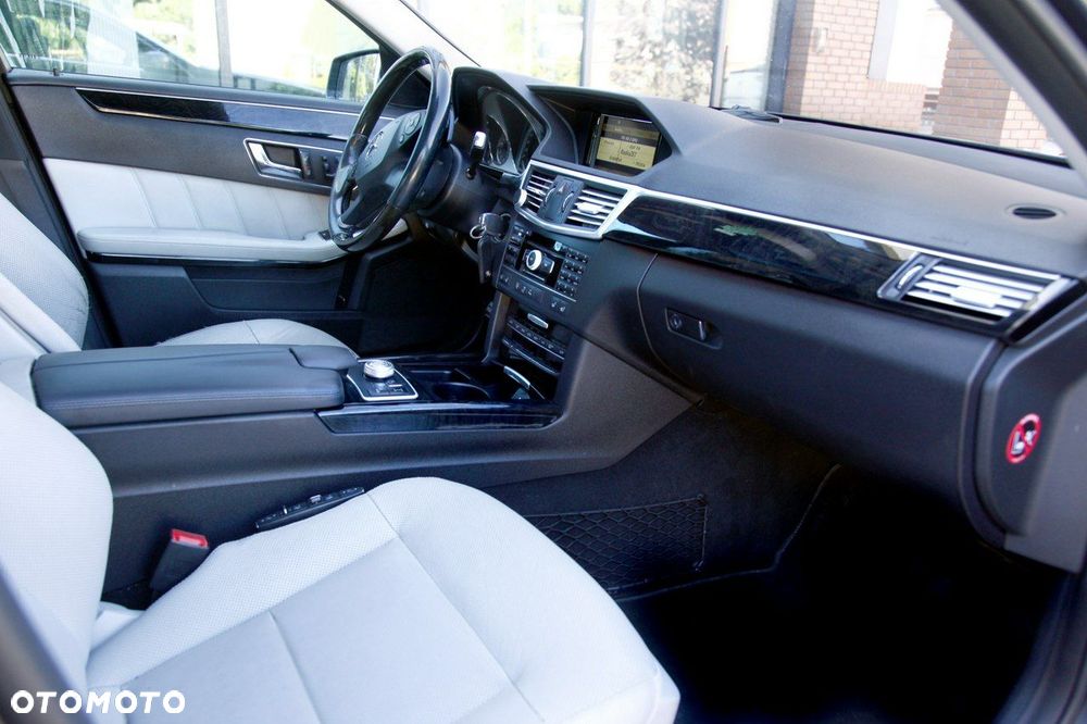 Mercedes-Benz Klasa E 350 CDI DPF 4Matic BlueEFFICIENCY 7G-TRONIC Avantgarde - 12