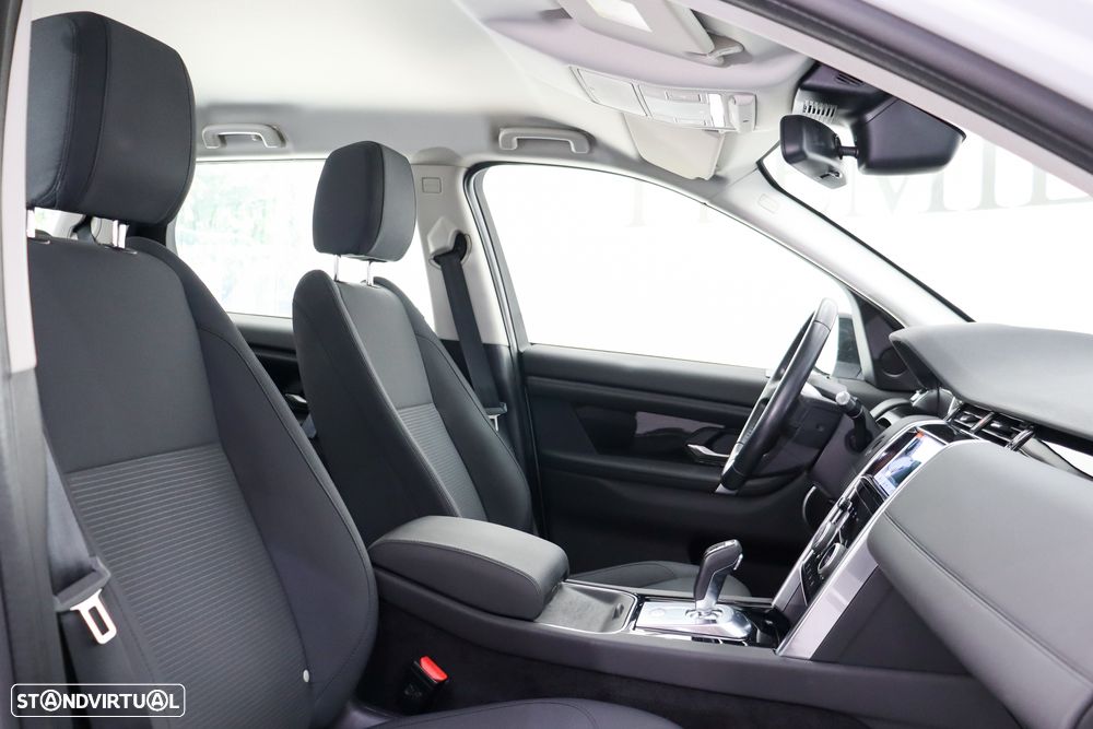 Land Rover Discovery Sport P300e Dynamic SE - 29