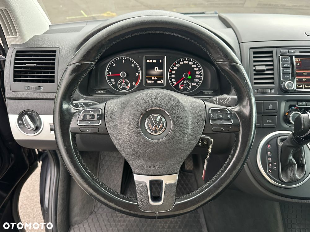 Volkswagen Multivan - 11
