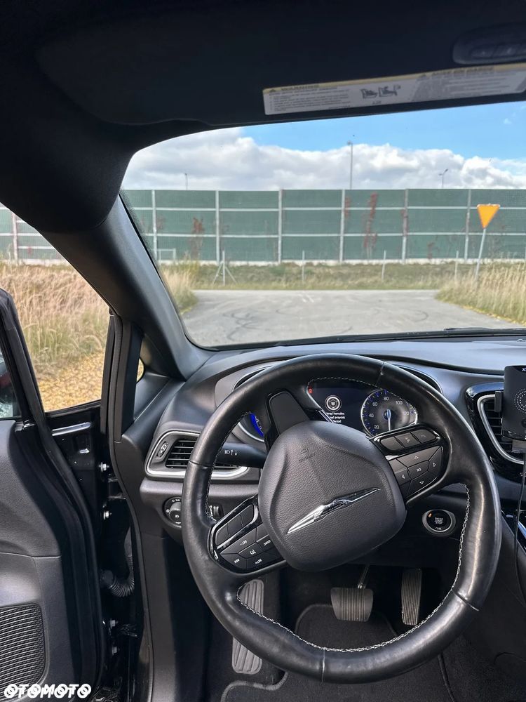 Chrysler Pacifica - 10