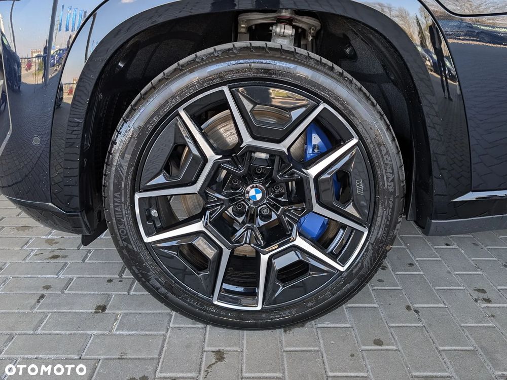 BMW XM - 13