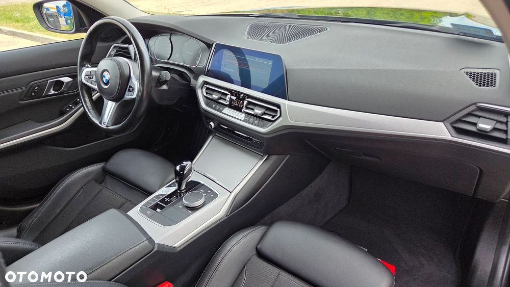 BMW Seria 3 330i - 17