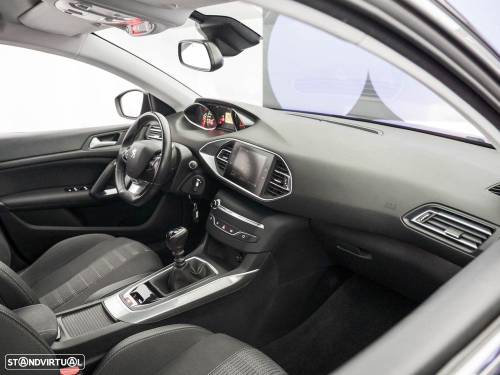 Peugeot 308 SW 1.5 BlueHDi Allure - 30