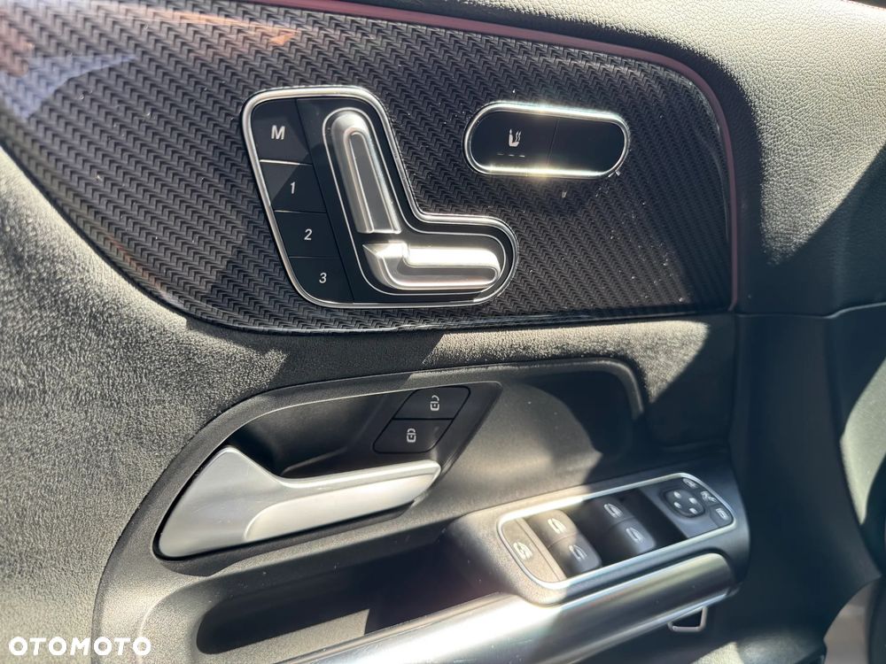 Mercedes-Benz GLA AMG 35 4-Matic - 22