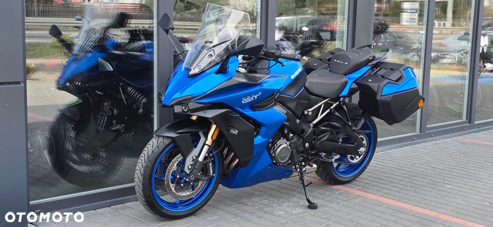 Suzuki GSX - 27