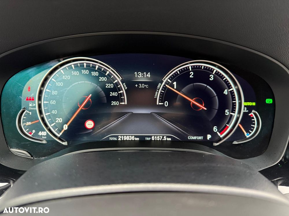 BMW Seria 5 520d xDrive AT - 11