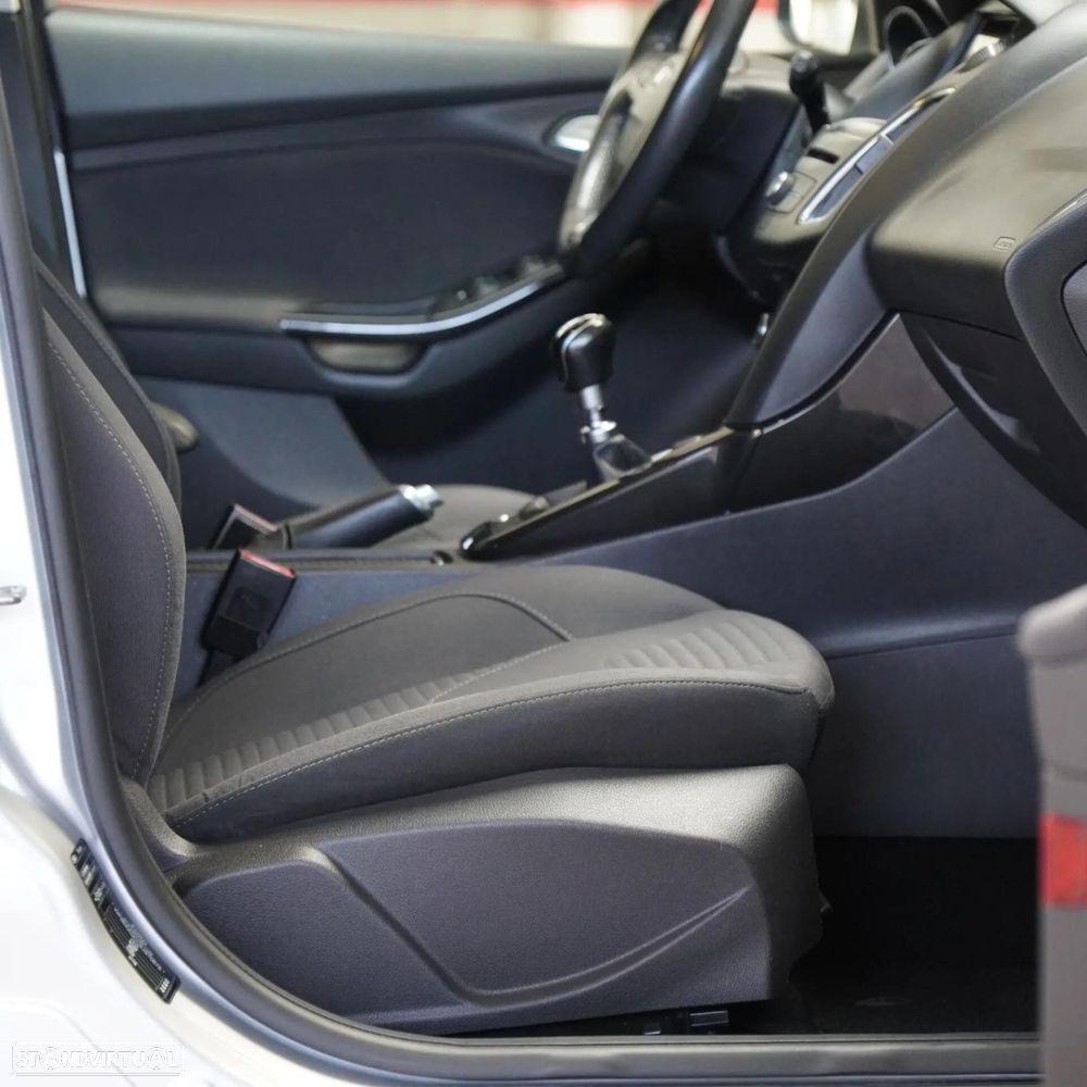 Ford Focus SW 1.0 EcoBoost Active - 30