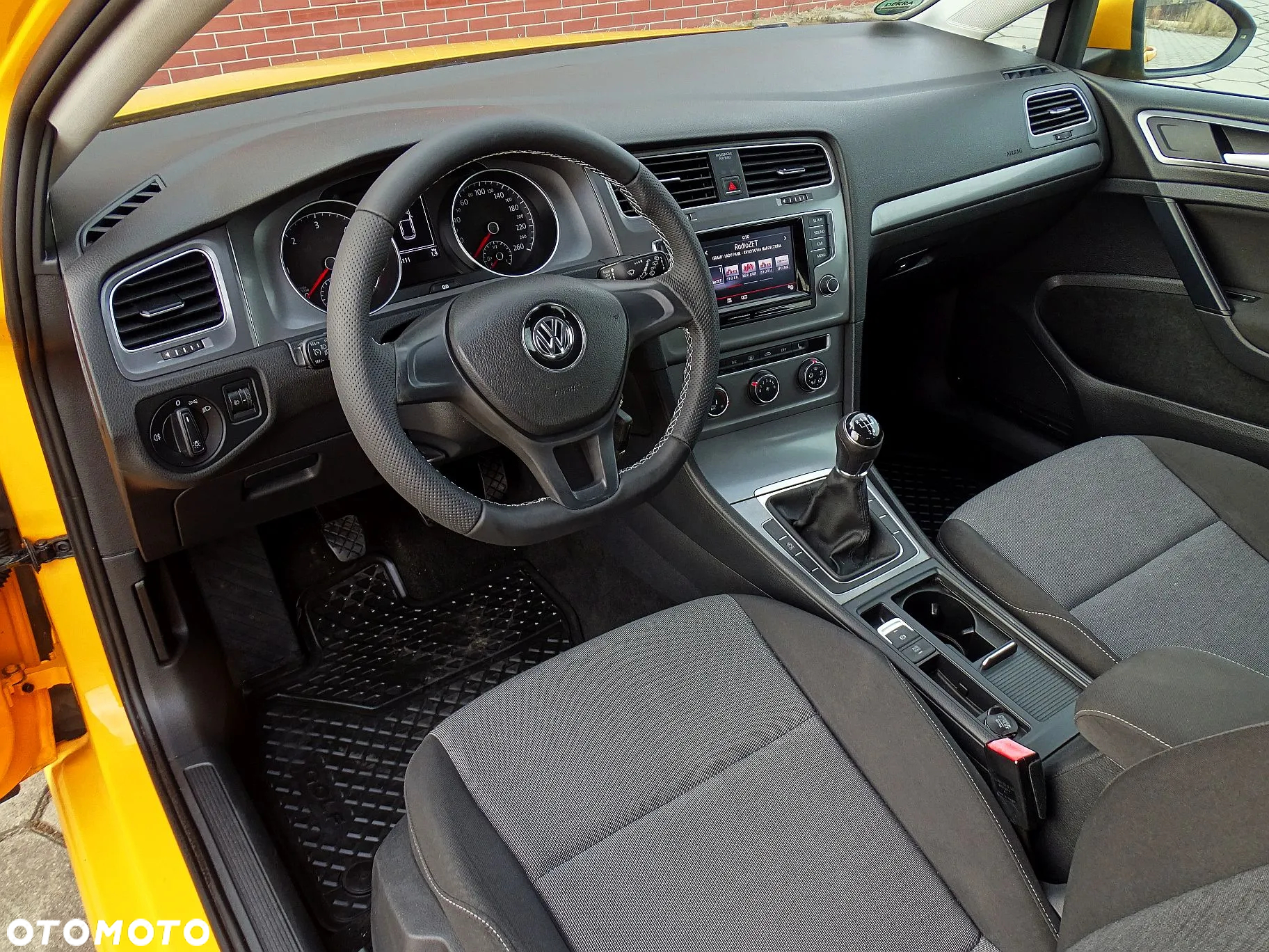Volkswagen Golf VII 1.6 TDI BMT Comfortline - 17