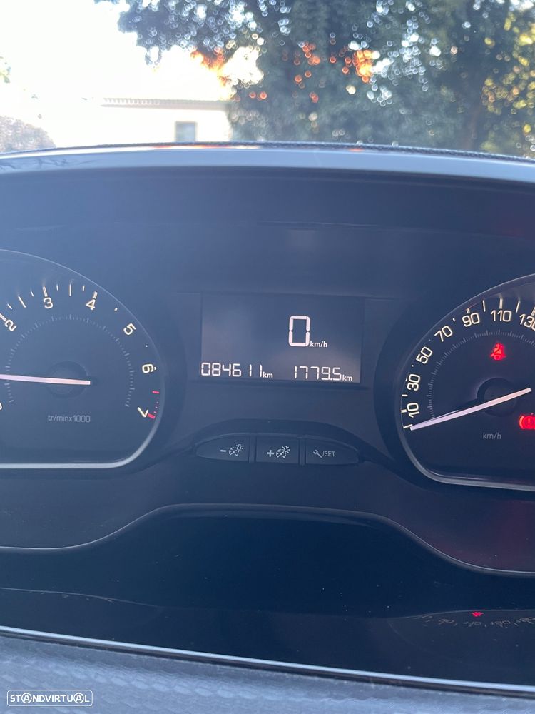 Peugeot 208 1.2 PureTech Style - 8