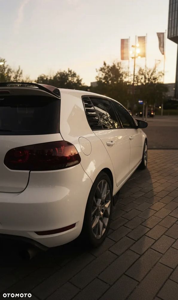 Volkswagen Golf 2.0 GTI DSG - 4