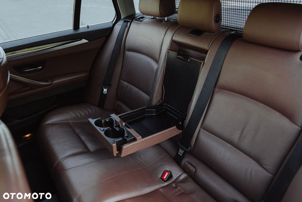 BMW Seria 5 520d - 22