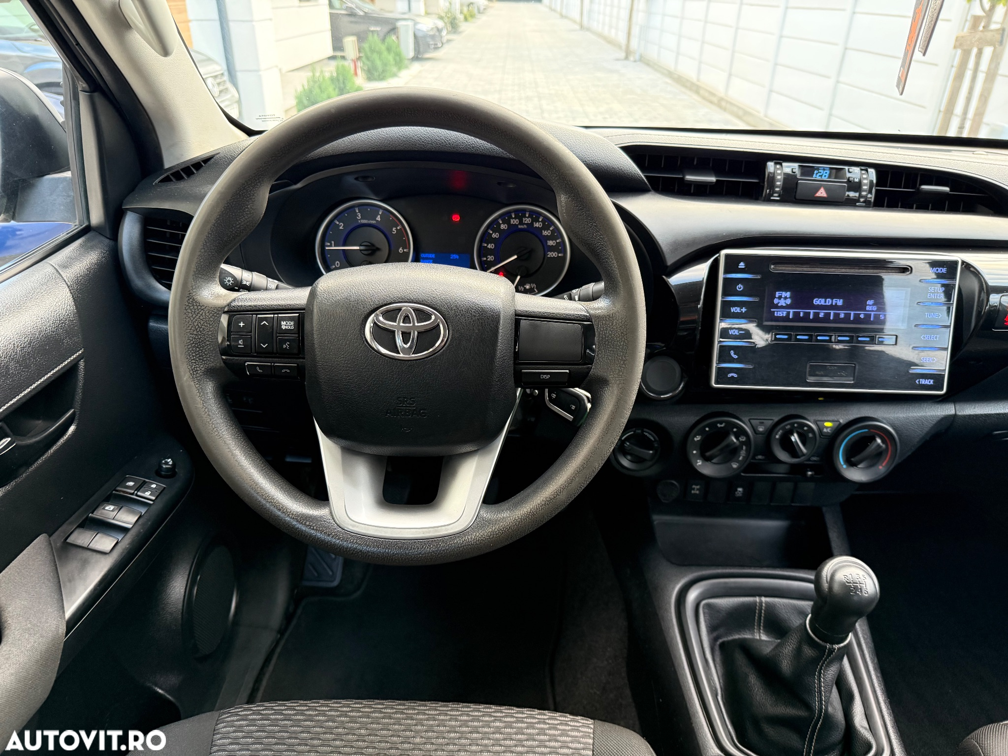 Toyota Hilux 2.4D 150CP 4x4 Double Cab 6MT Style - 6