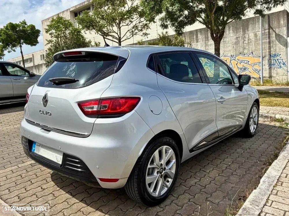Renault Clio - 6